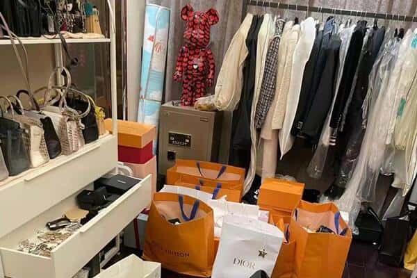 利州区回收一线品牌衣服